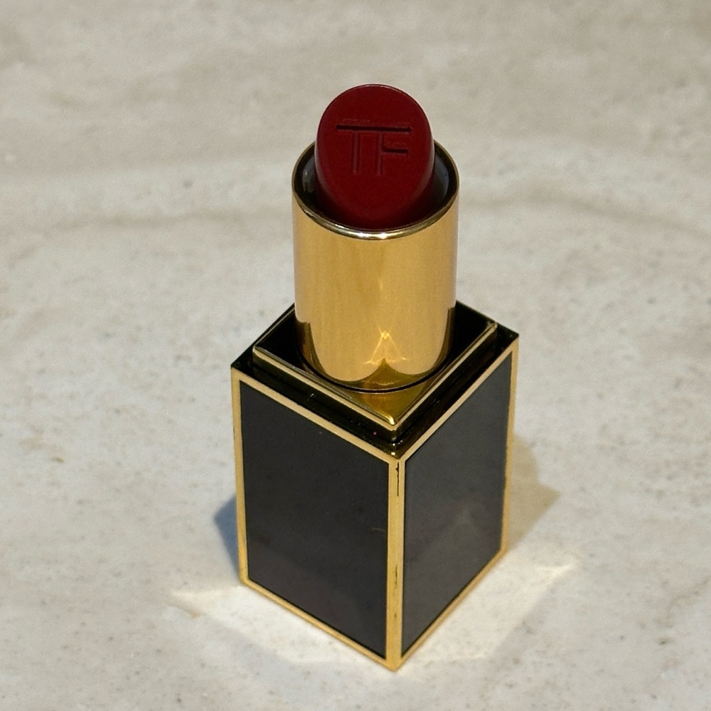 Tom Ford Lip Color Lipstick - 16 Scarlet Rouge - Picture 3 of 7
